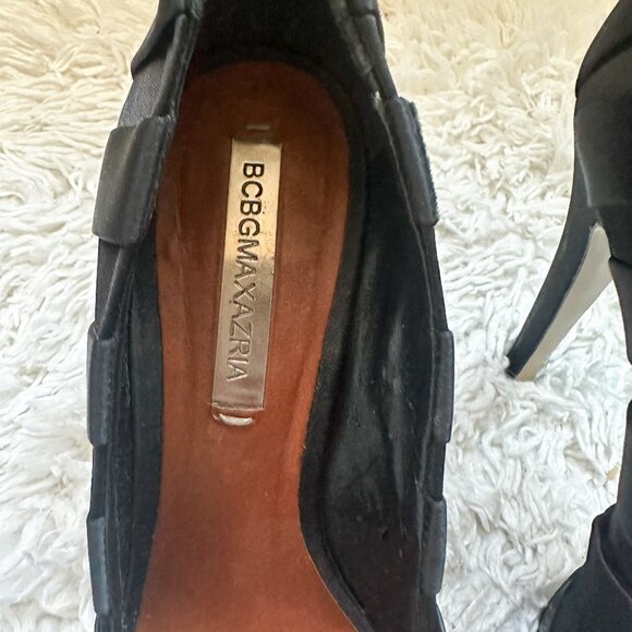 BCBG MAXAZRIA Satin Peep Toe Pump | Black | Size 8 - Picture 6 of 6